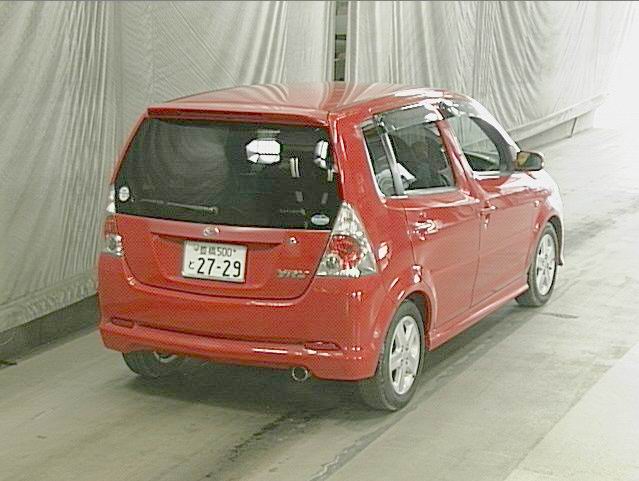2001 Daihatsu YRV Pictures