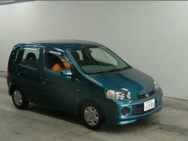 2001 Daihatsu YRV Pics