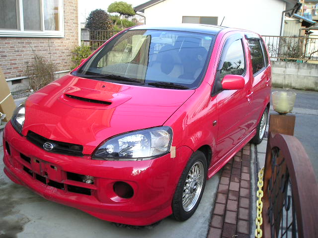 2001 Daihatsu YRV Photos