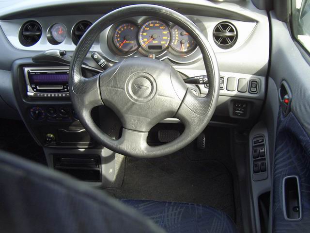 2001 Daihatsu YRV Wallpapers
