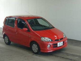2001 Daihatsu YRV Pics