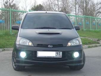 2001 Daihatsu YRV Pictures