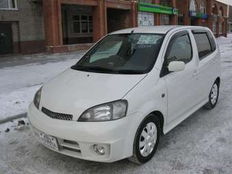 2001 Daihatsu YRV For Sale