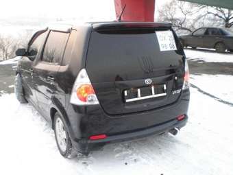 2001 Daihatsu YRV Pictures