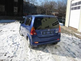 2001 Daihatsu YRV Pics