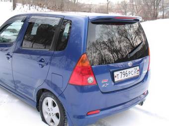 2001 Daihatsu YRV Pictures
