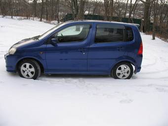 2001 Daihatsu YRV Wallpapers