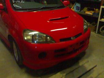 2001 Daihatsu YRV Images