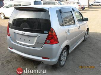2001 Daihatsu YRV Pictures
