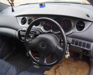 2001 Daihatsu YRV Photos