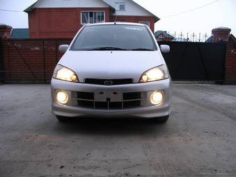 2001 Daihatsu YRV Pics