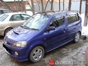 2001 Daihatsu YRV