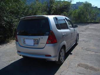 2001 Daihatsu YRV For Sale