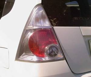 2001 Daihatsu YRV Pictures