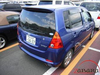 2001 Daihatsu YRV Pictures