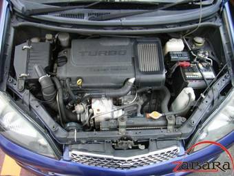 2001 Daihatsu YRV For Sale