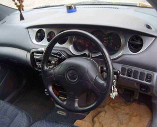 2001 Daihatsu YRV Pictures
