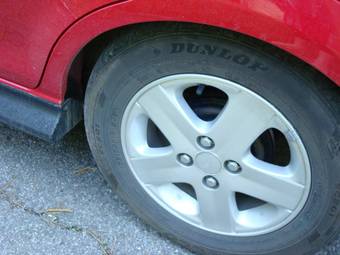 2001 Daihatsu YRV Pictures
