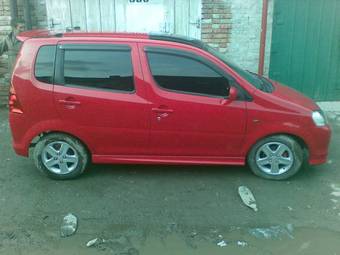 2001 Daihatsu YRV For Sale