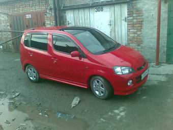 2001 Daihatsu YRV Wallpapers
