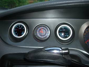 2001 Daihatsu YRV Pictures