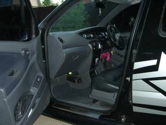 2001 Daihatsu YRV Pictures