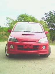 2001 Daihatsu YRV Photos