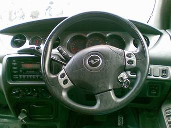 2001 Daihatsu YRV Wallpapers