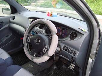 2001 Daihatsu YRV Wallpapers