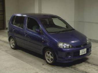 2001 Daihatsu YRV Pictures