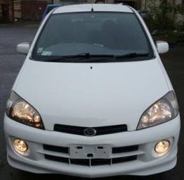 2001 Daihatsu YRV Pictures