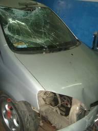 2001 Daihatsu YRV Photos