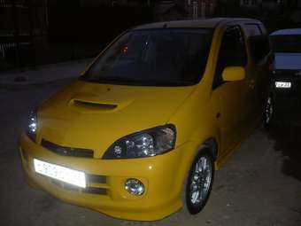 Daihatsu YRV