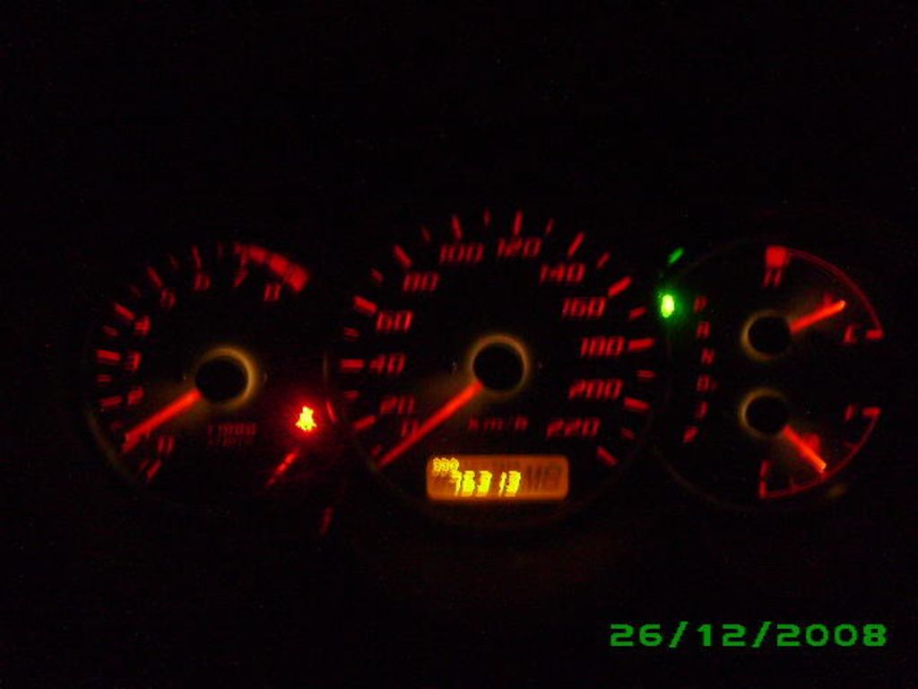 2002 Daihatsu YRV