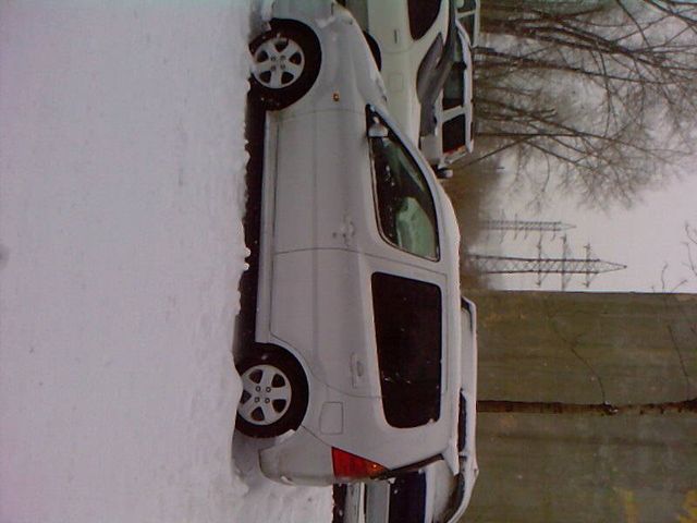 2002 Daihatsu YRV