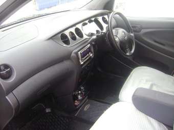 Daihatsu YRV