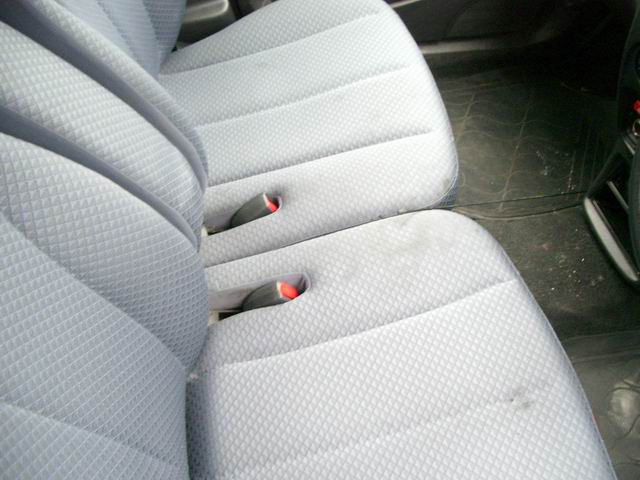 2002 Daihatsu YRV Pictures