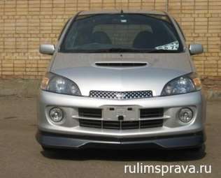 2002 Daihatsu YRV Images