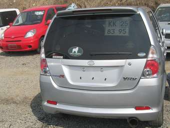2002 Daihatsu YRV Pics