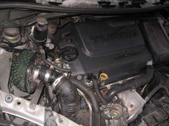 2002 Daihatsu YRV Pics