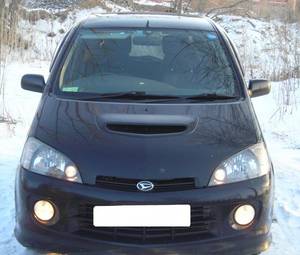 2002 Daihatsu YRV For Sale