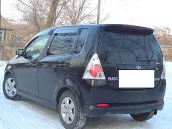 2002 Daihatsu YRV Pictures