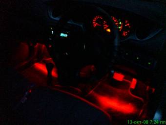 2002 Daihatsu YRV Photos