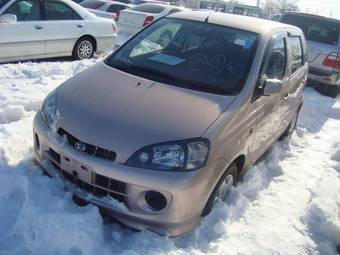 2002 Daihatsu YRV For Sale