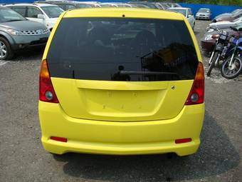 2002 Daihatsu YRV For Sale