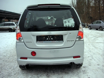 Daihatsu YRV