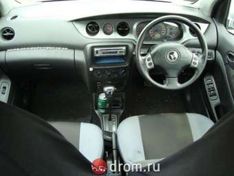 2003 Daihatsu YRV For Sale