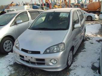 2003 Daihatsu YRV For Sale