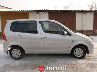 2003 Daihatsu YRV For Sale