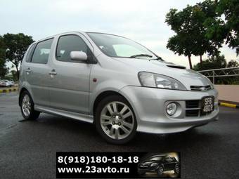 2003 Daihatsu YRV Photos